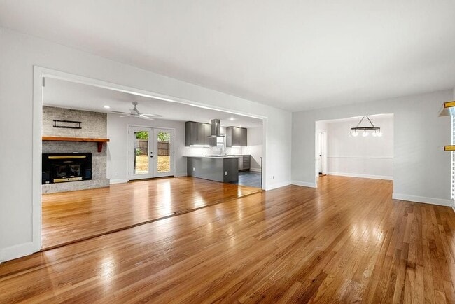 Photo - 161 Deerwood Cir