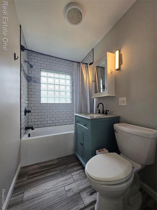 Photo - 28425 Alger St