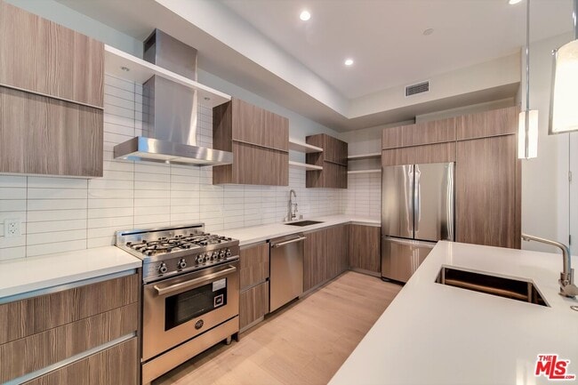 Photo - 723 Huntley Dr