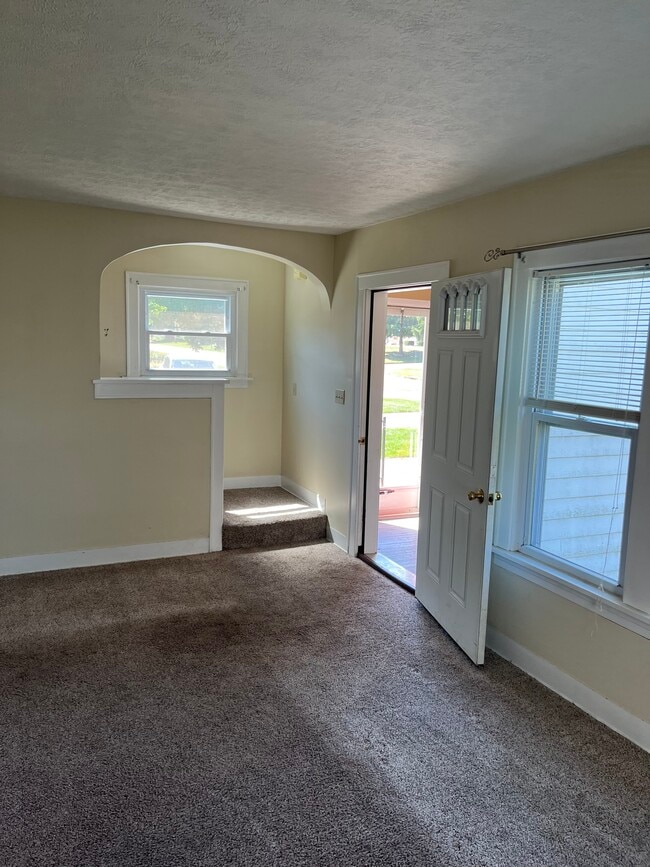 Photo - 435 31st St SW