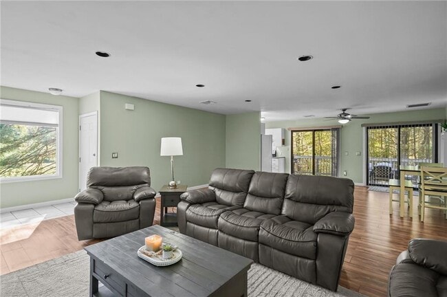 Photo - 774 Cooper Rd