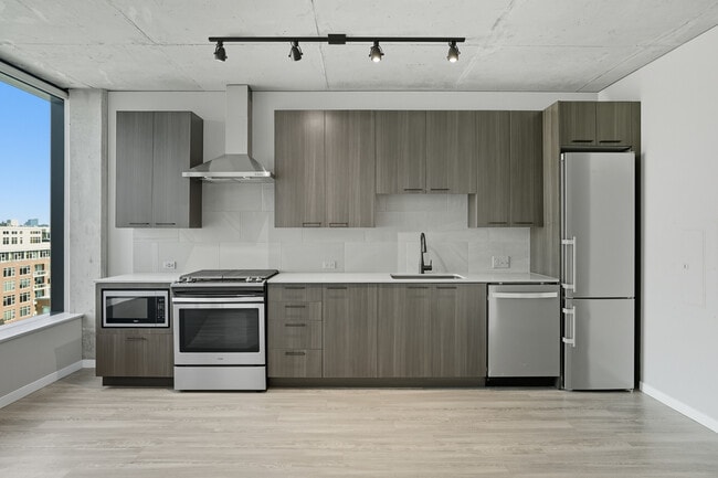 Photo - 969 W Washington Blvd