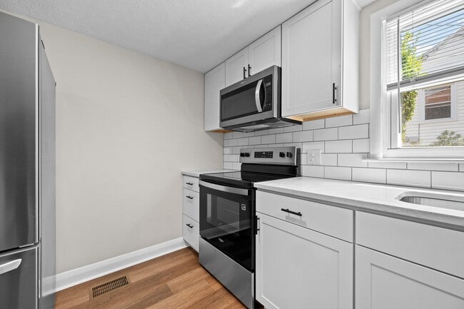 Photo - 805 McCausland St Unit B- Lower