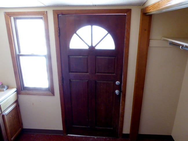 Photo - 1302 S Overland Trail