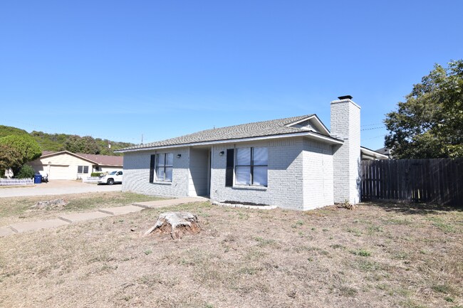 Photo - 118 W Hogan Dr