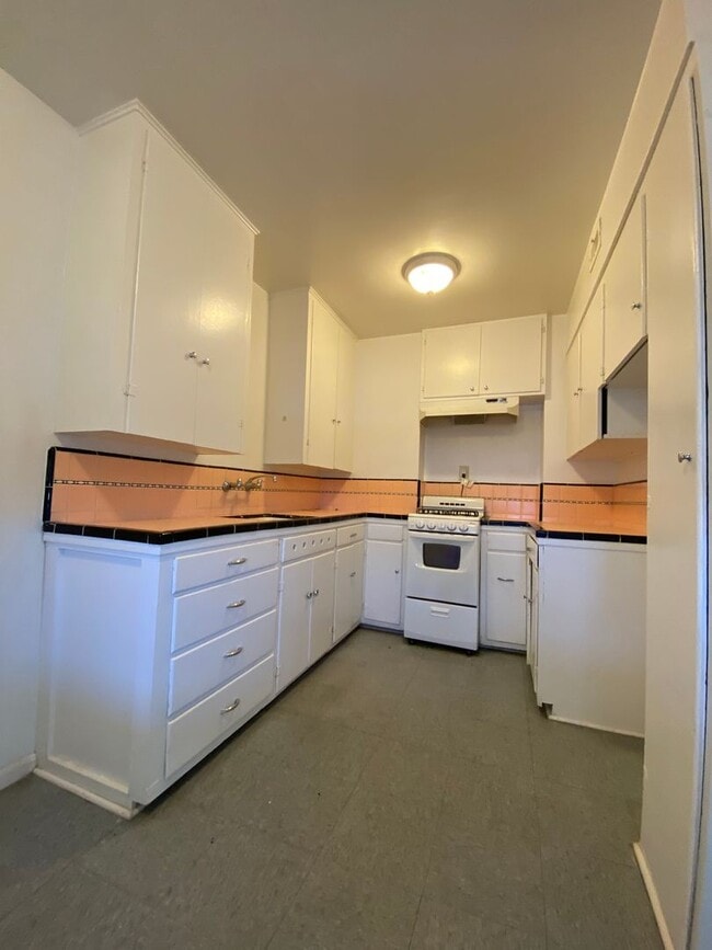 155 1/2 North #C