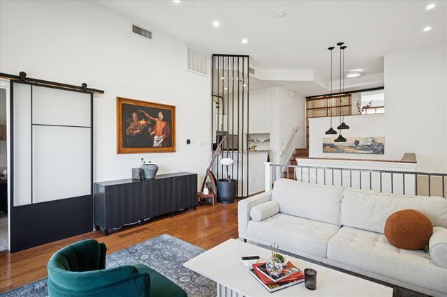 Photo - 2201 Wolf St Unidad 3204