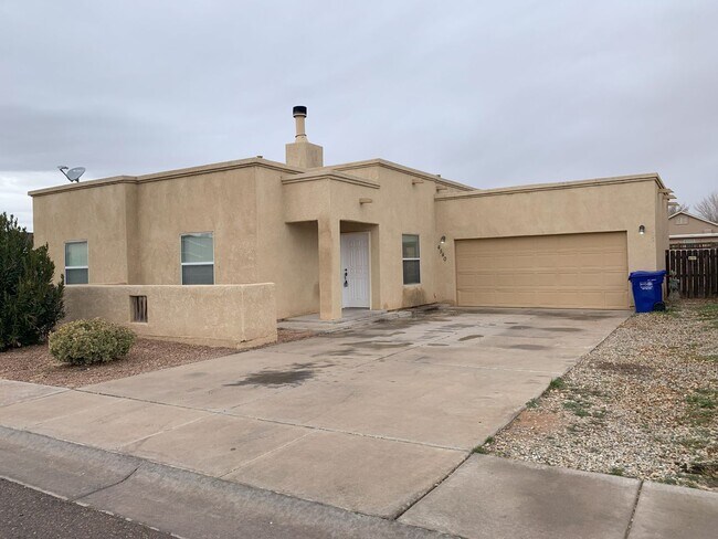 4 Bedroom 2 Bathroom House - 4 Bedroom 2 Bathroom House
