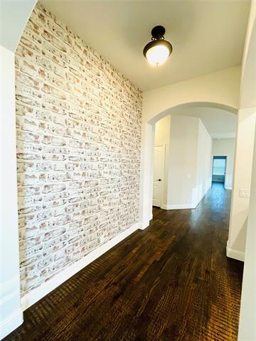 Photo - 2123 Victoria Ln