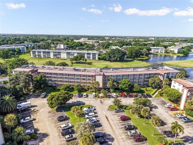 Building Photo - 3203 Portofino Point Unit M1