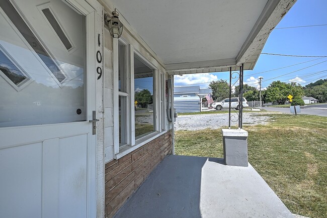 Photo - 109 Bettie St