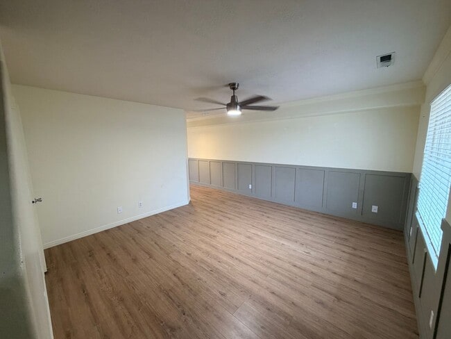 Photo - Great location 3 bed, 2.5 bath, 1 car garage townhome in the Dino Tracks area.