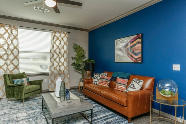 Photo - Sapphire Bay Apartments