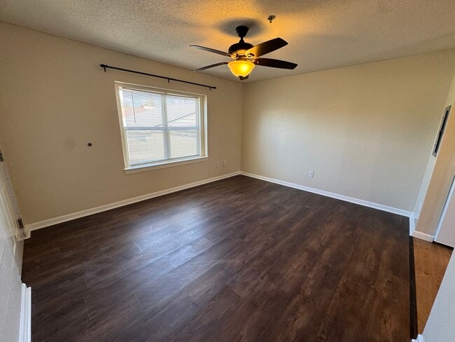 Living room - 222 Chatham St