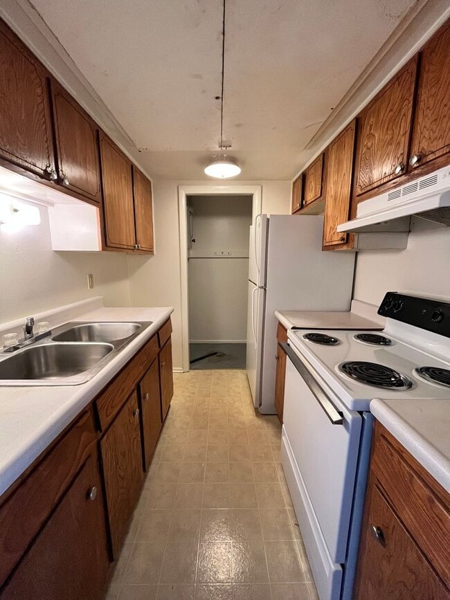 Hillcrest Apartments