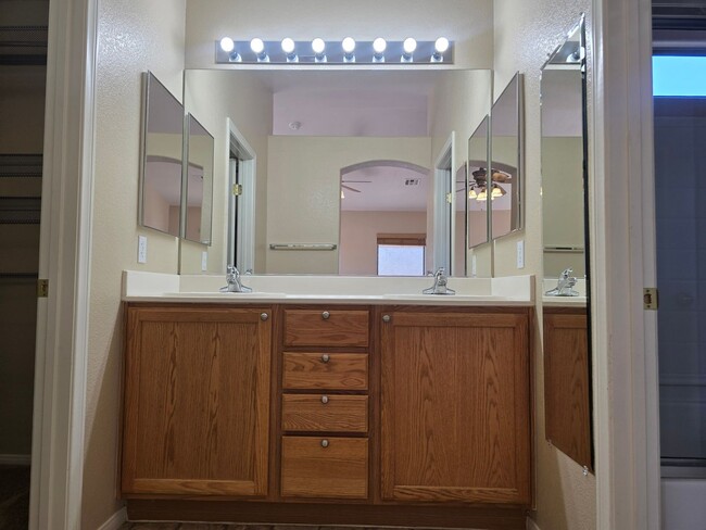 Photo - BEAUTIFUL 2 STORY HOME WITH UPGRADES*3 LARGE BEDROOMS*OPEN FLOORPLAN*