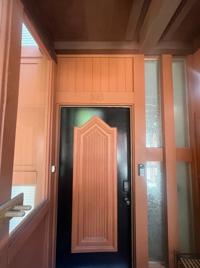 Photo - 557 Lakeshore Blvd Unit 103