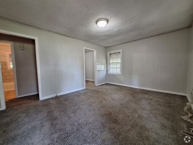Building Photo - 3165 S Clifton Ave Unit 3165 Rental