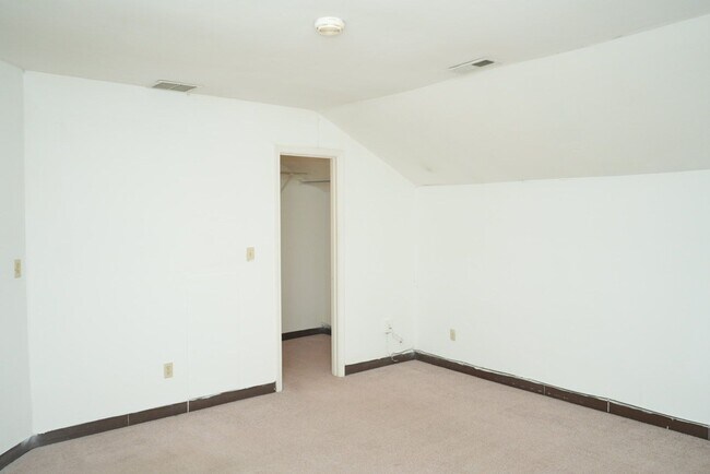 Photo - 119 Harmon St