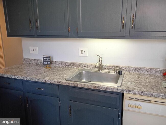 Photo - 3331 Huntley Sq Dr Unidad C1