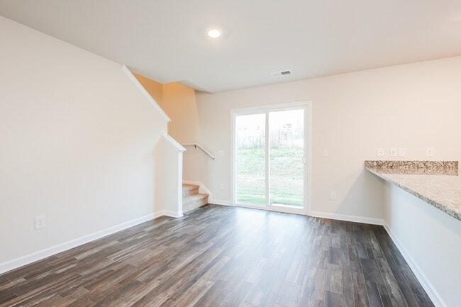Photo - 2127 Southlea Dr