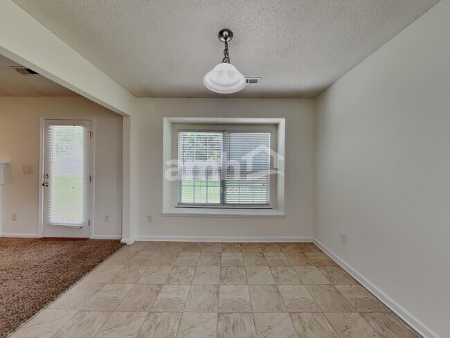 120 Birch Hill Ct