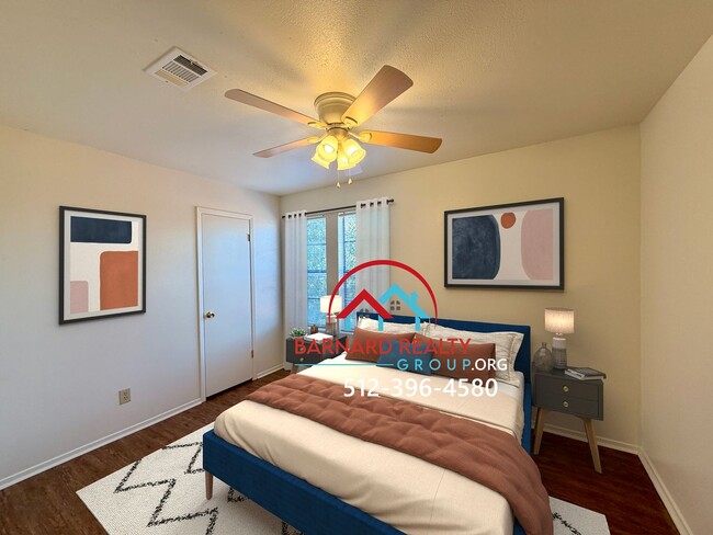 Photo - Available Now: 2 bed/1 bath duplex with car port