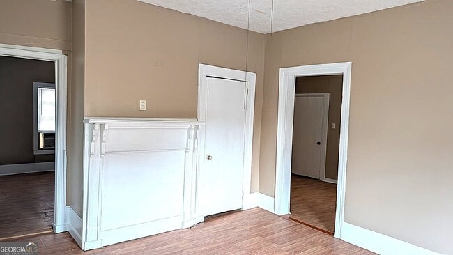 Photo - 182 James St