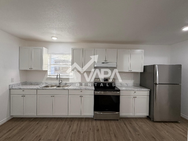 Photo - 202 Florencia Ave