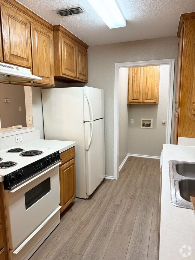 Building Photo - 716-716 Stribling Cir Unit 716 Stribling Circle Rental