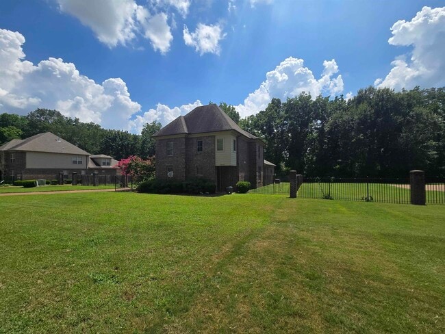 Photo - 8949 Poplar Pike