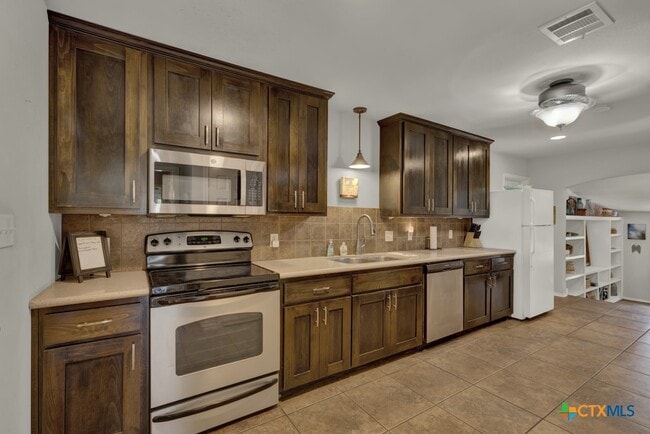 Photo - 1015 Reiley Rd