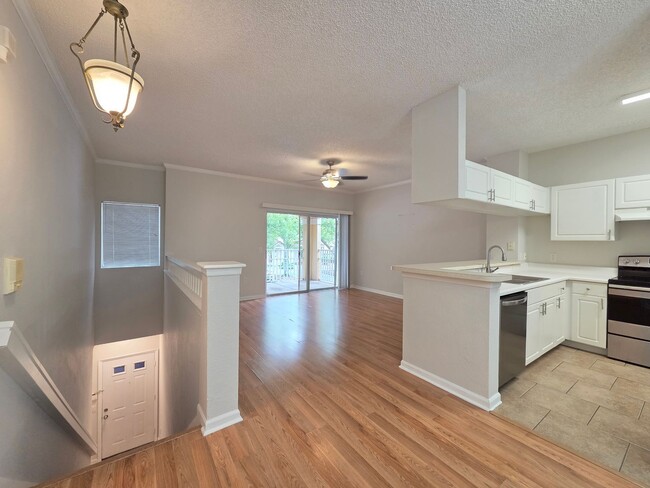 Photo - 1323 Arbor Lakes Cir