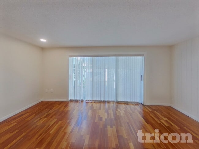 Photo - 1431 Croydon Dr