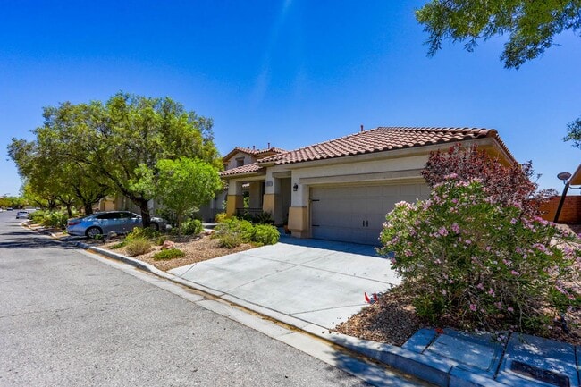Photo - South Summerlin Single Story Pool And Spa Home