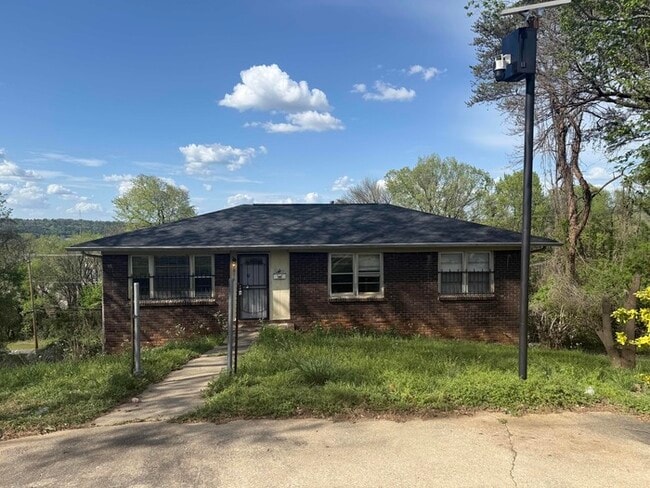 Building Photo - 1816 Doman Cir