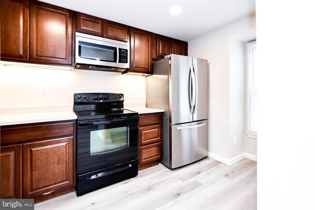 Photo - 20569 Strath Haven Dr