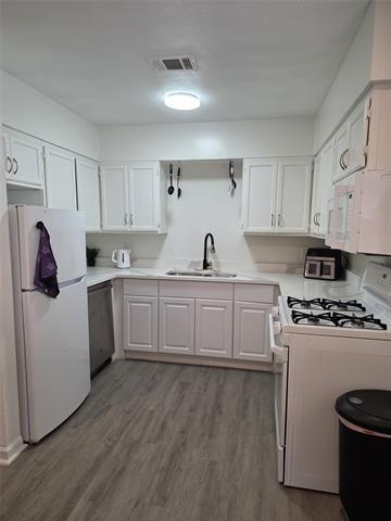 Photo - 853 Broadway Ave