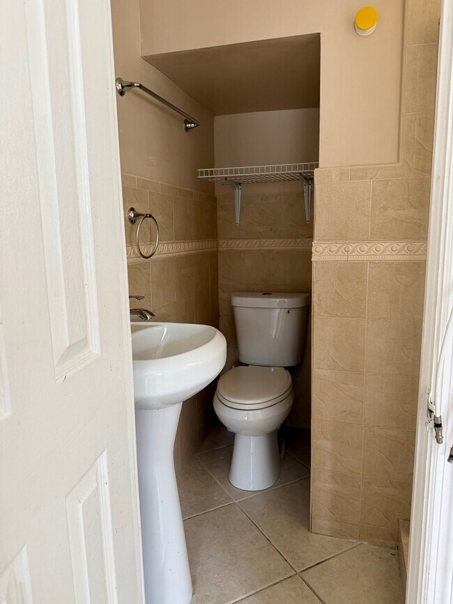Photo - 520 SW 56th Ave