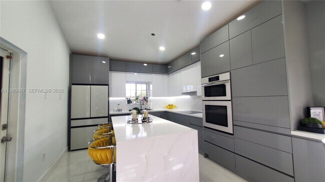 Photo - 1225 NE 32nd Ave