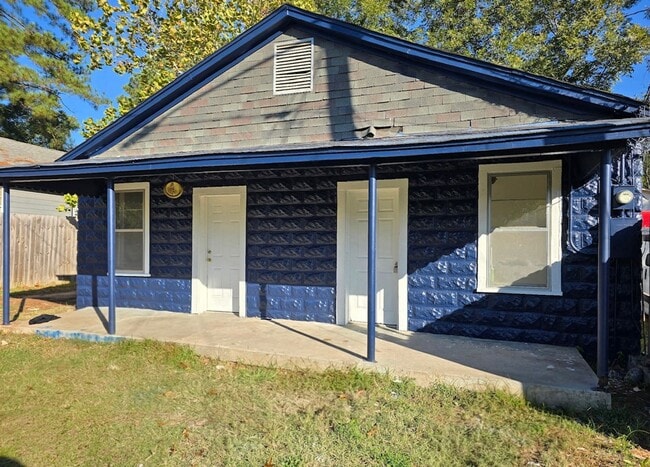 Building Photo - 709/711 W 44th St Unit 709