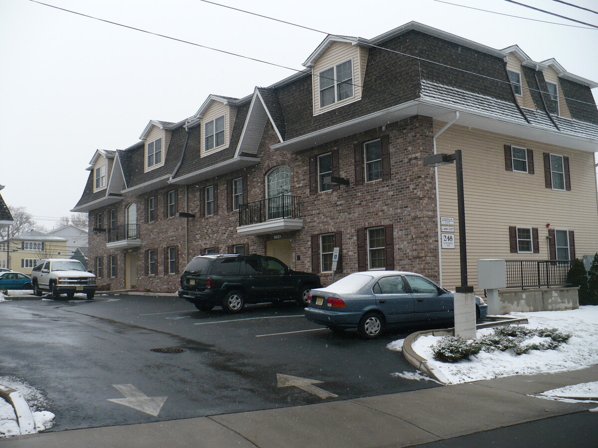 Photo - 248 Columbia Ave Unidad Garibaldi Associates LLC
