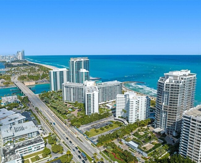 Building Photo - 10275 Collins Ave Unit 714 Rental