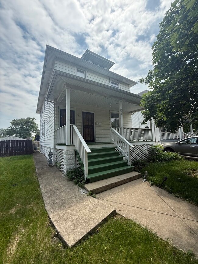 Photo - 637 S 14th Ave House