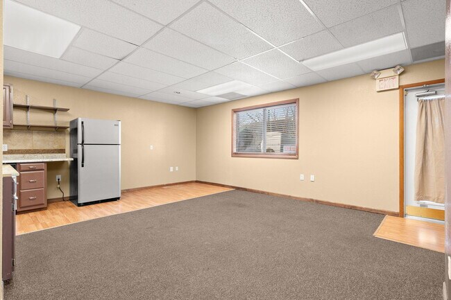 Photo - 1 Woodland Ave