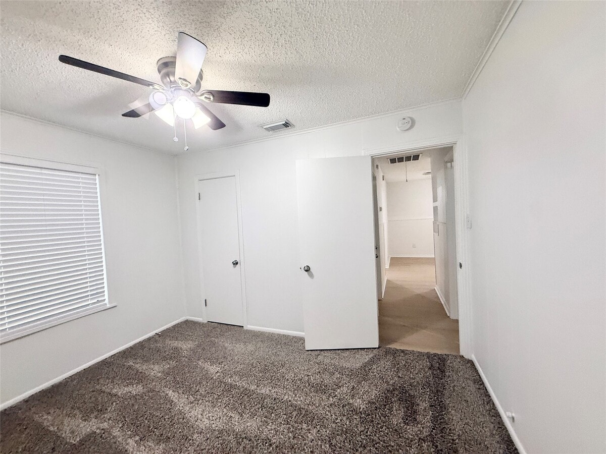 Photo - 1121 N Chenango St