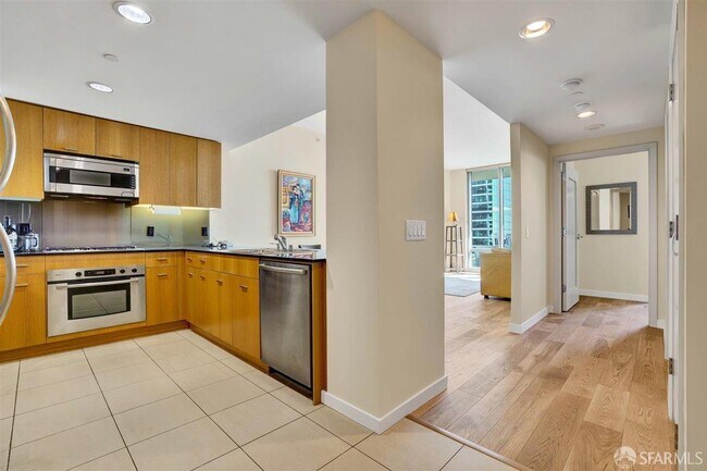 Building Photo - 355 1st St Rental