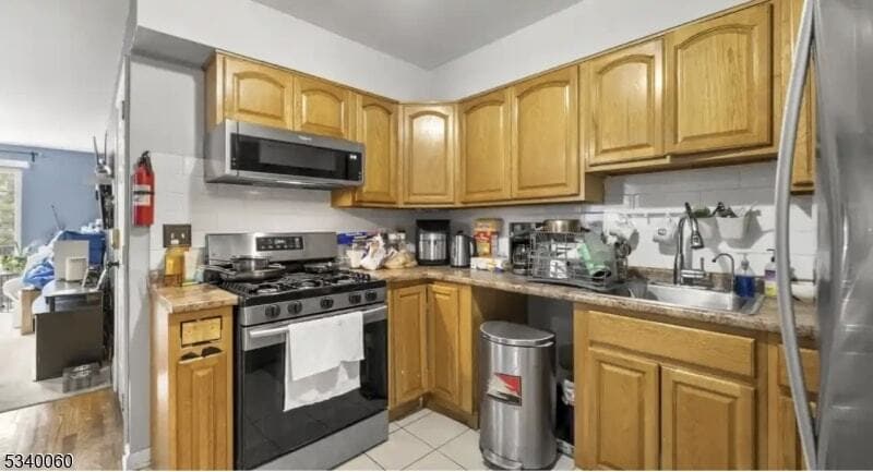 Photo - 425 Fulton St