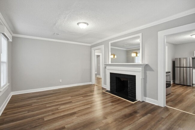 Photo - 3BR/2BA Downtown House Walking Distance to Forsyth Park and Daffin Park