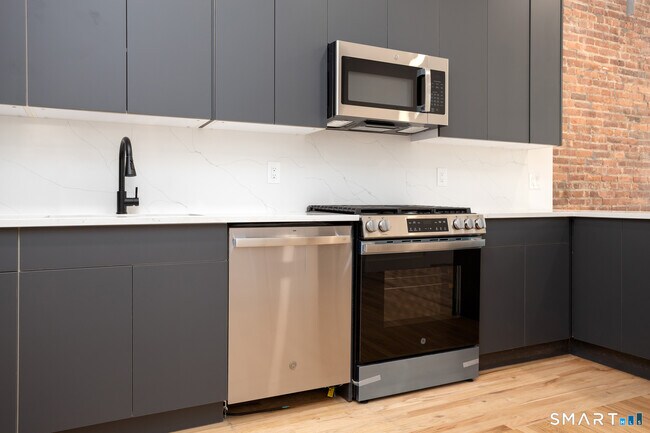 Photo - 10 Commerce St Unit 2R
